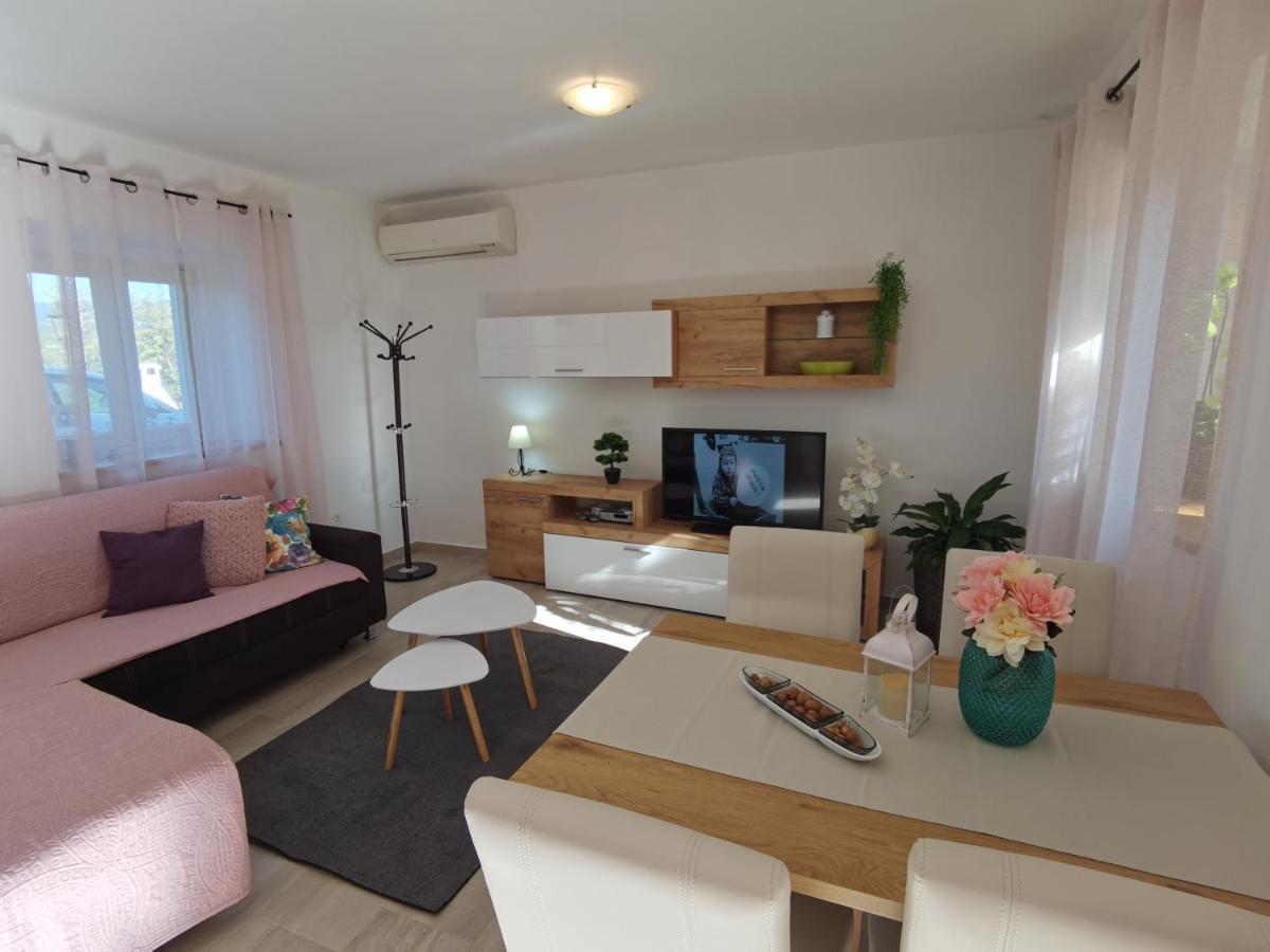 Jasmina Apartment *